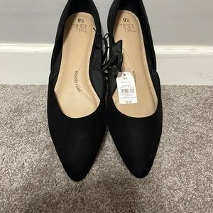 Size 9.5 Tome and Tru black flats